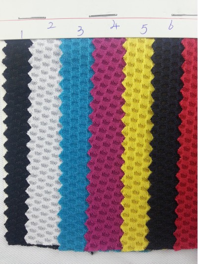 HK  KNSR No.1-212  滌綸網形高透（吸濕排汗）運動布 細節-1